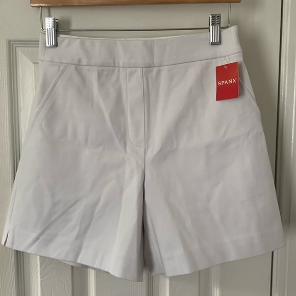 SPANX White Bermuda Shorts Comfortable Minimalist Design - Picture 2 of 9